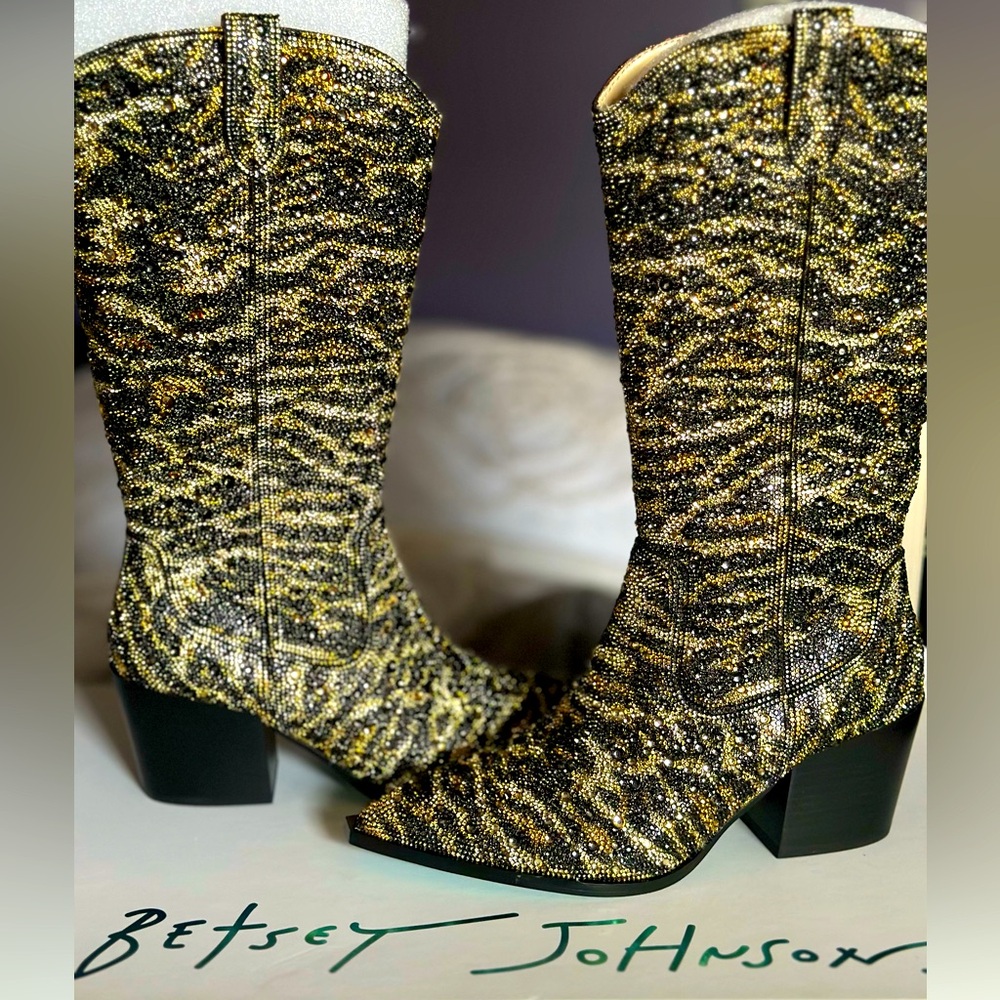 🤠BETSY JOHNSON CASH LEOPARD RHINESTONE WESTERN BOOTS👢